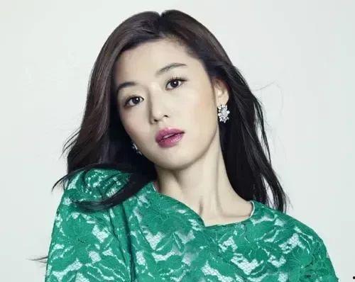 吃瓜韩国娱乐圈,瓜田李下，揭秘明星幕后故事