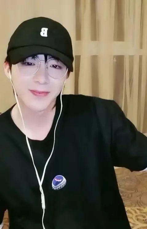 娱乐吃瓜酱已婚男